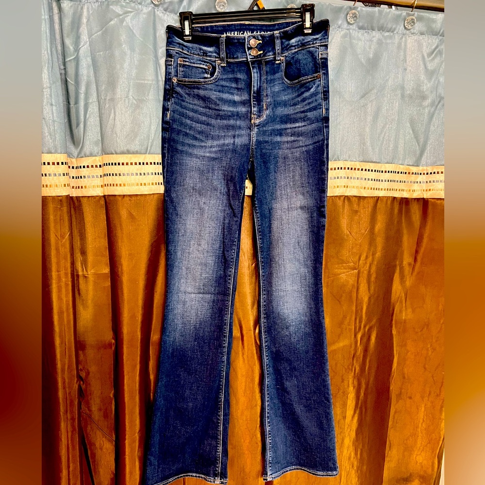 American Eagle size 8 LONG length flared jeans.